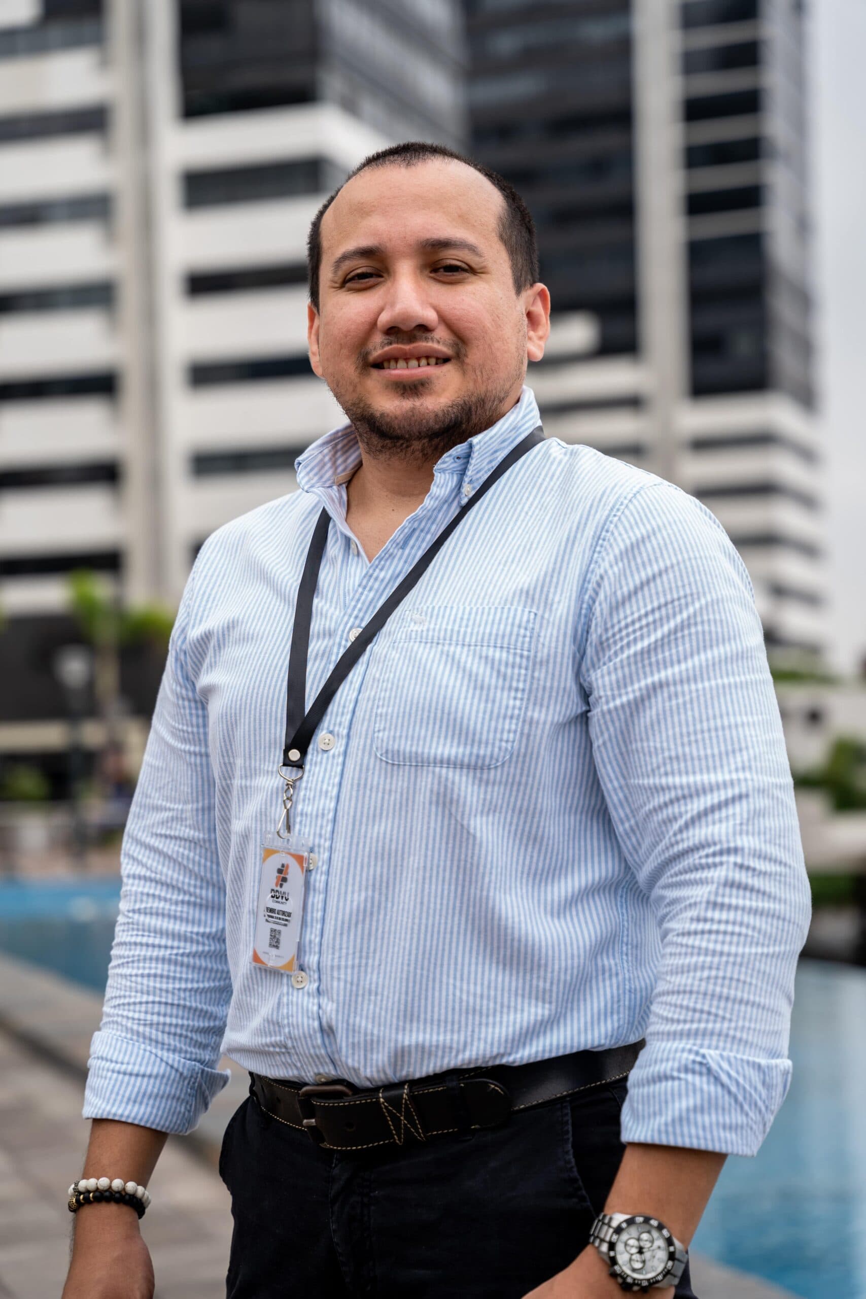 Ariel Uscocovich, Ejecutivo de Ventas